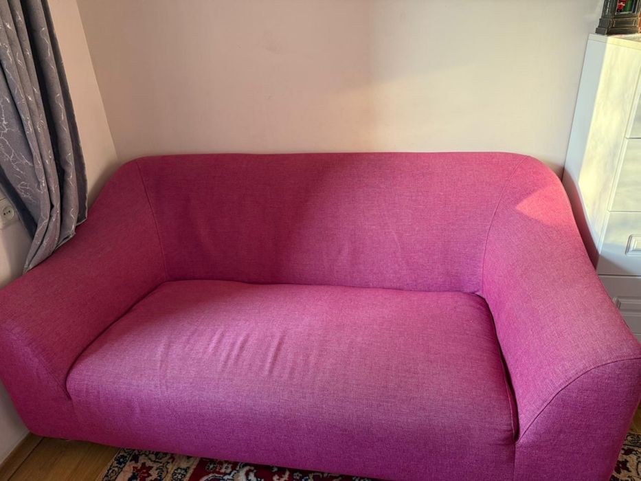 Диван розовый 160см х 90см