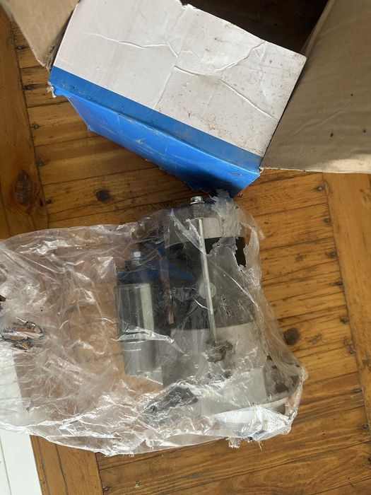 Isuzu stator zapchast