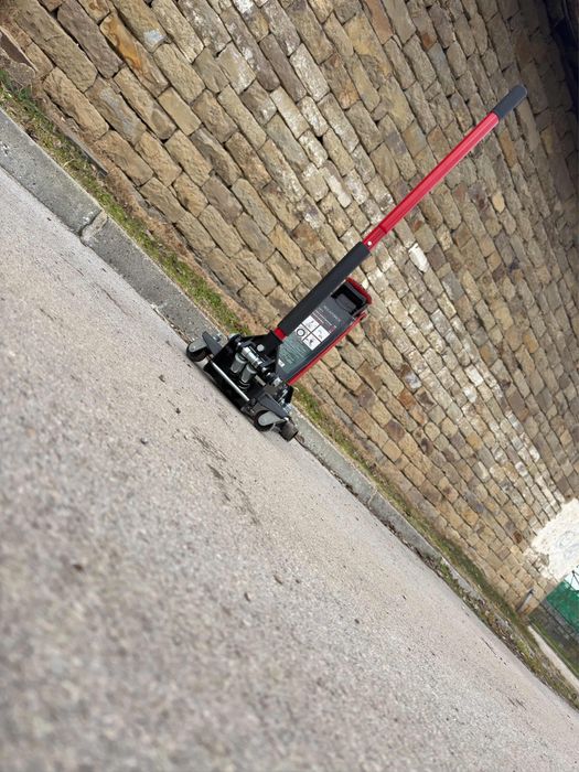 Автомобилен крик крокодил