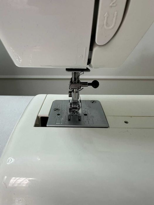 Швейная машина Janome RE 1306