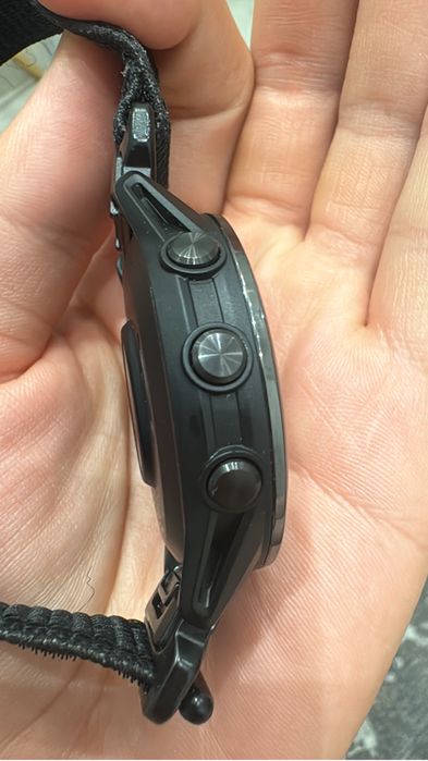 Garmin forerunner 970 идеальное состояние.