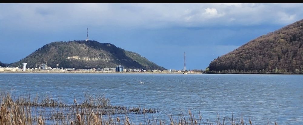 Loturi de vanzare cu deschidere la lac