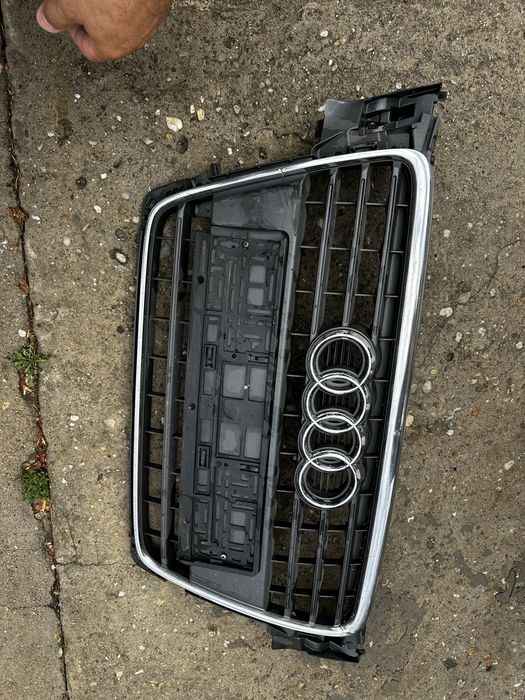 Grilă radiator audi a4.b8.8k0853651.