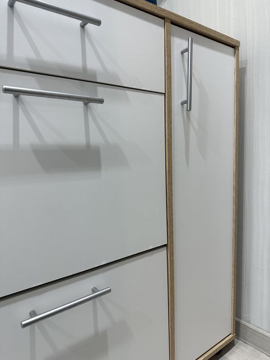 Продам обувницу