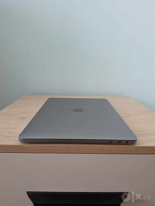 Macbook Pro 13 2018 i5/8/256 Touch Bar