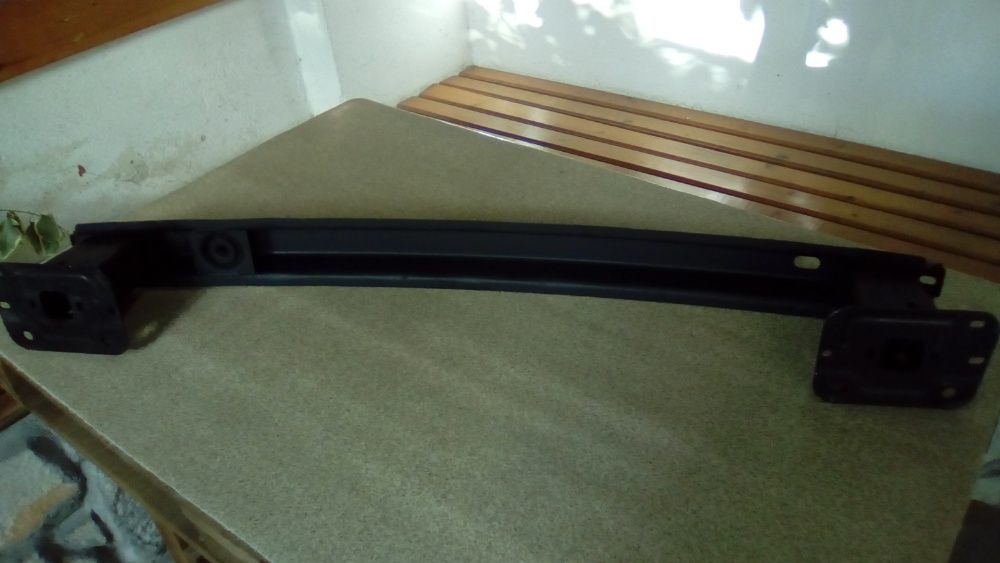 Основа задна броня за FORD FOCUS, каре, селенови втулки за ВАЗ.