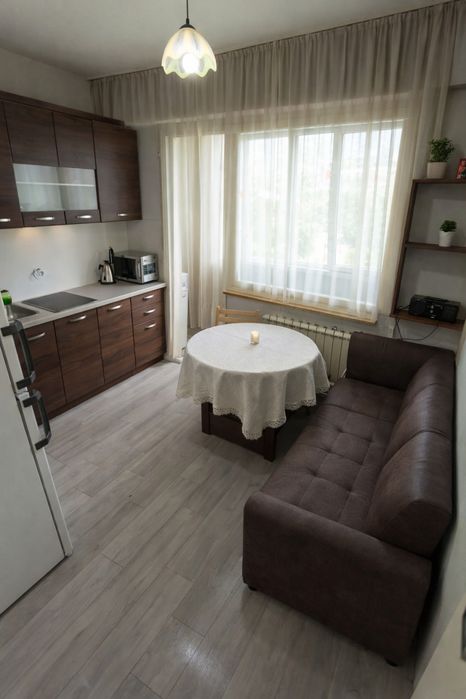 Тристаен апартамент под наем