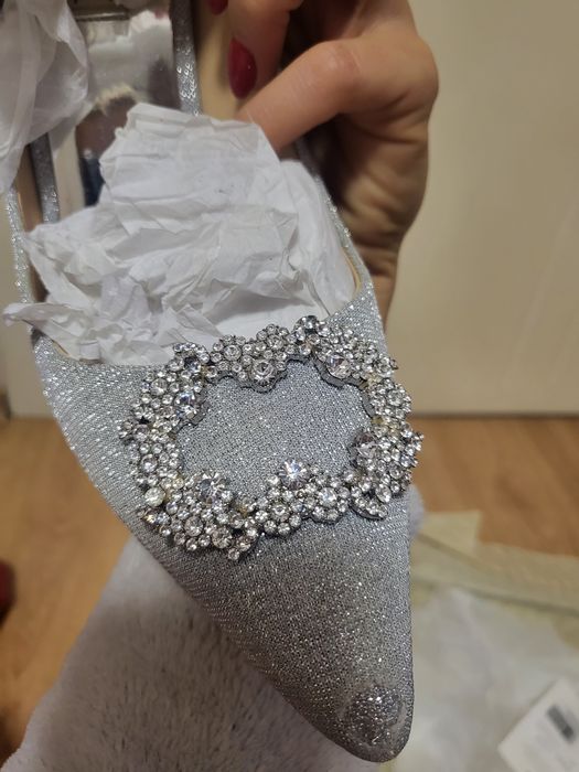 Обувки на ток Badgley Mischka подходящи за сватбени