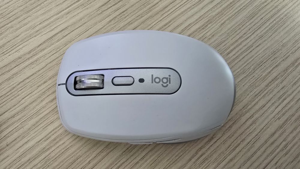 Logitech MX Anywhere 3S Bluetooth Silent Scroll MagSpeed USB-C Pale Grey

2.4GHz&Bluetooth, Silent, Scroll MagSpeed, USB-C, Pale Grey