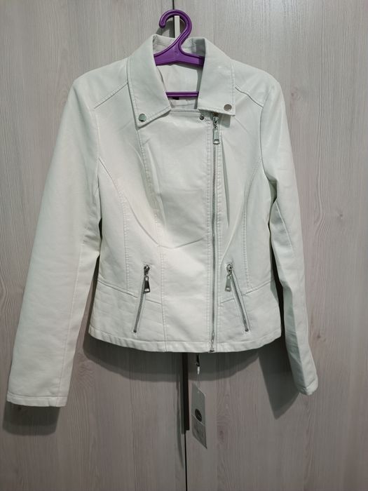 Кожаная новая куртка