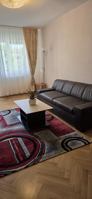 Apartament 2 camere de inchiriat.