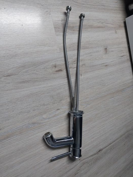 Смеситель Grohe для умывальника.