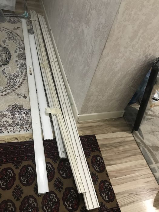 Продаю карниз б/у