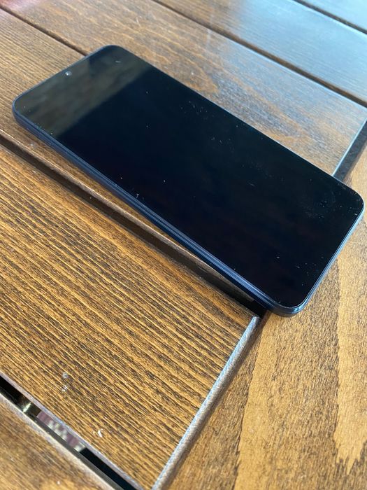 Смартфон Моторола Е13