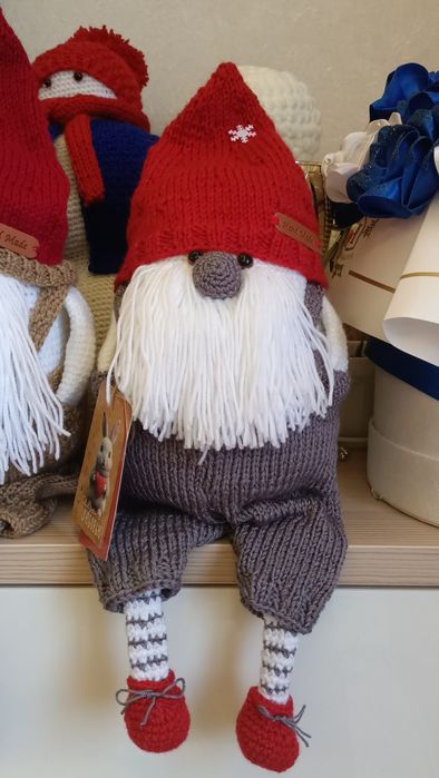 Мягкие игрушки, гномы.