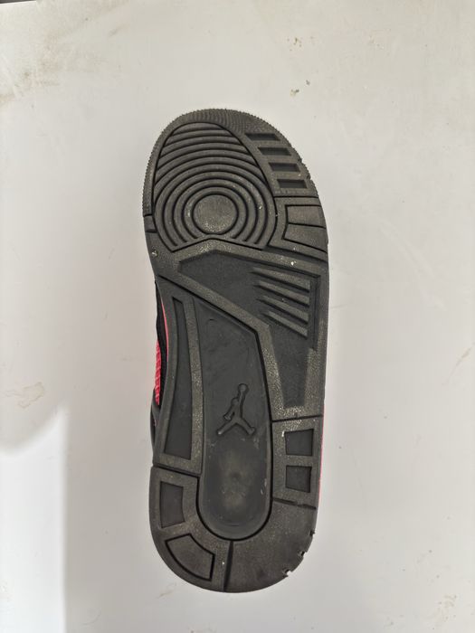 Кросс Air Jordan 4 Retro Red Thunder