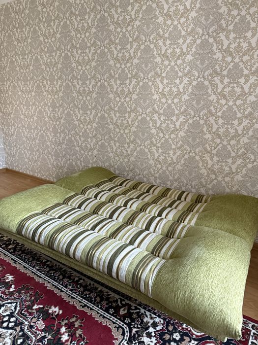 Продам диван в хорошем состоянии.