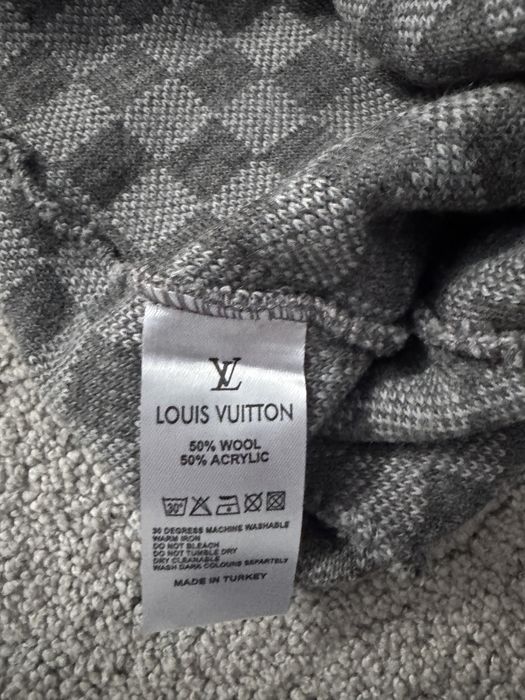 Vand caciula louis vuitton gri noua