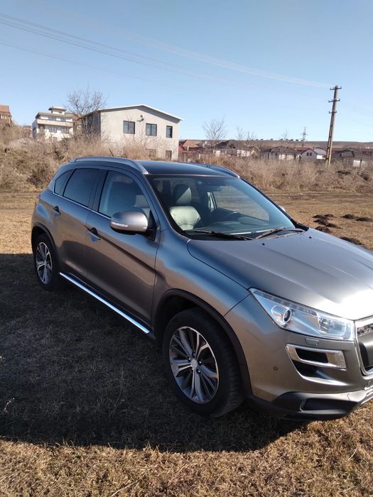 Vând Peugeot 4008