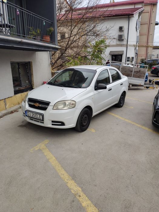 Vând Chevrolet Aveo