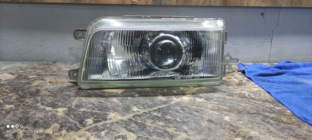 Стекла фар в наличии на разные авто
