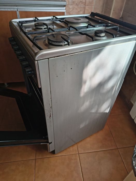 Aragaz pe gaz plus electric