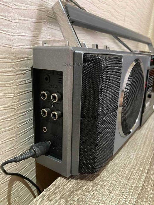 HITACHI TRK-6701W vintage retro boombox