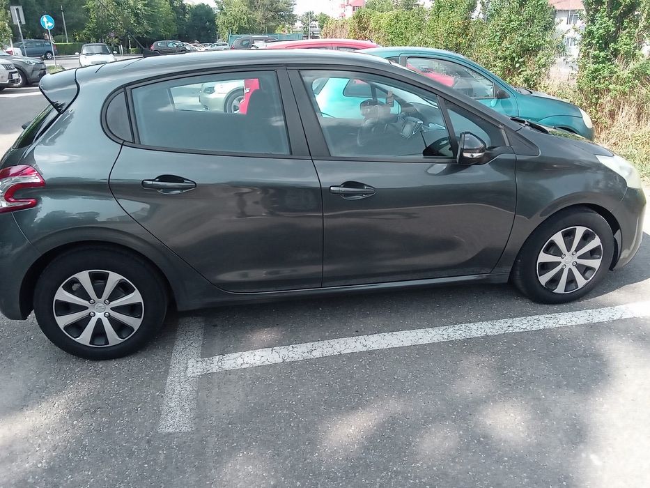 Peugeot 208 motor 1.4 diesel, an 2013, cutie automata