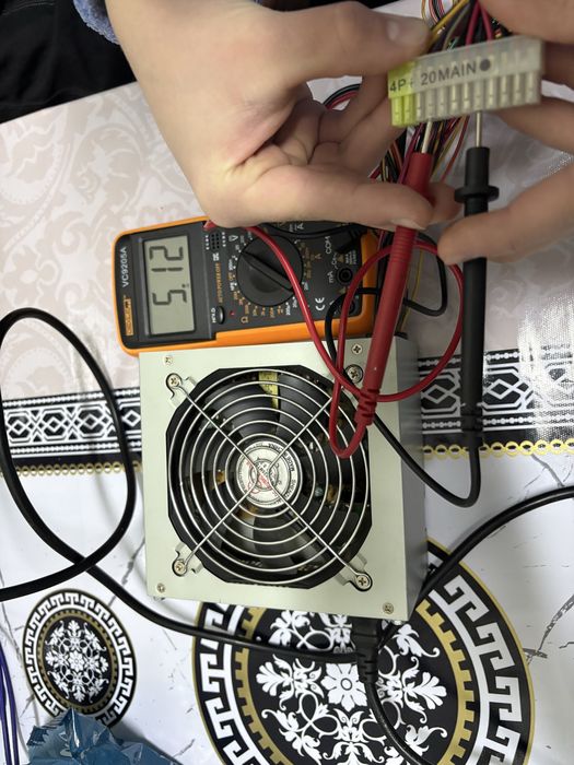 Vand sursa pentru PC