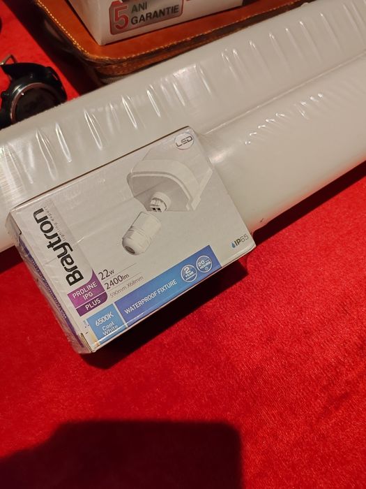 Două neoane  led + doi senzori de miscare