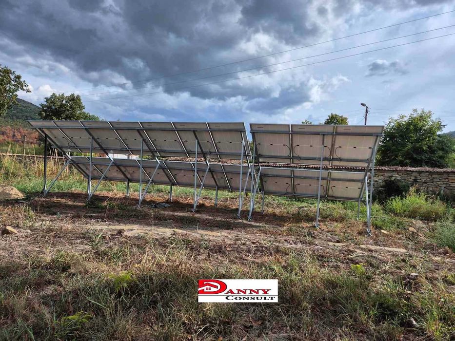 Двуетажна къща с двор и соларна система в с. Кесарево