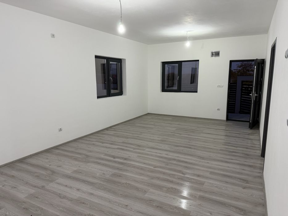 Casă de vânzare – la cheie,în Podari