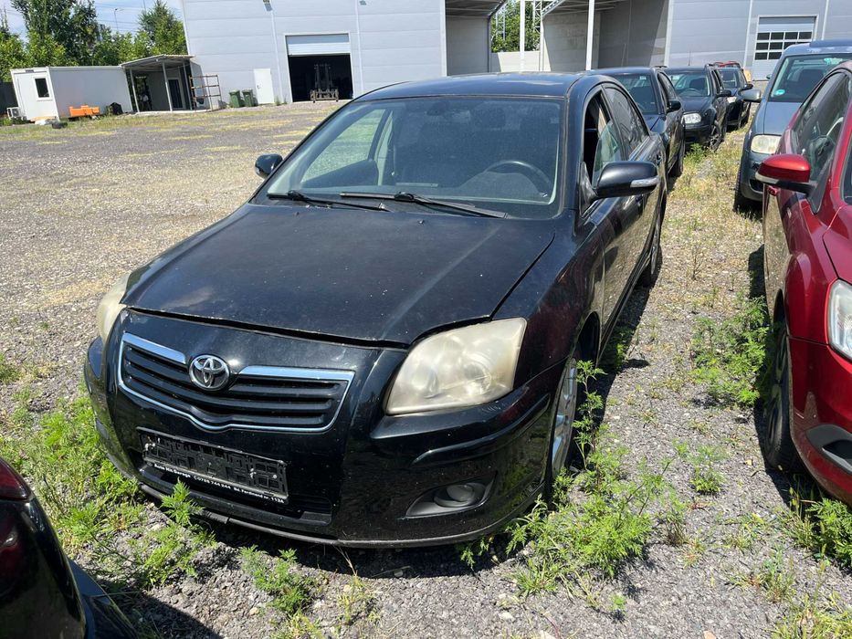 Dezmembrez Toyota Avensis T25 facelift 2.0 diesel 2007