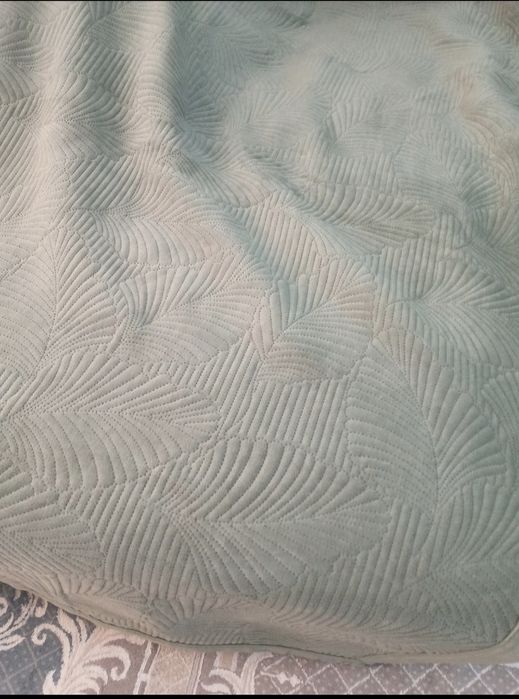 Покрывало велюровое.