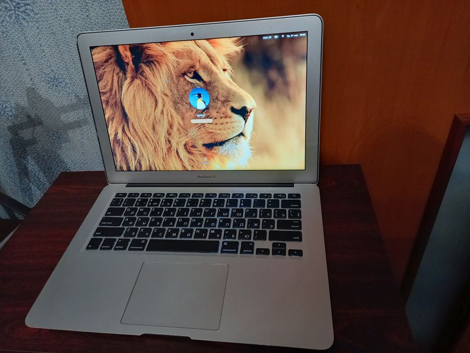 Продам или обменяю Макбук Эйр 2013г