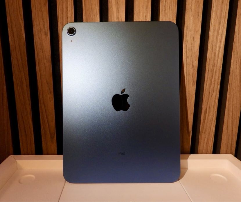 Apple iPad 10 (2022) 64GB Blue + tastatură ESR