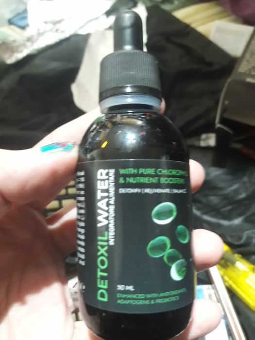 Продавам Detoxil Water