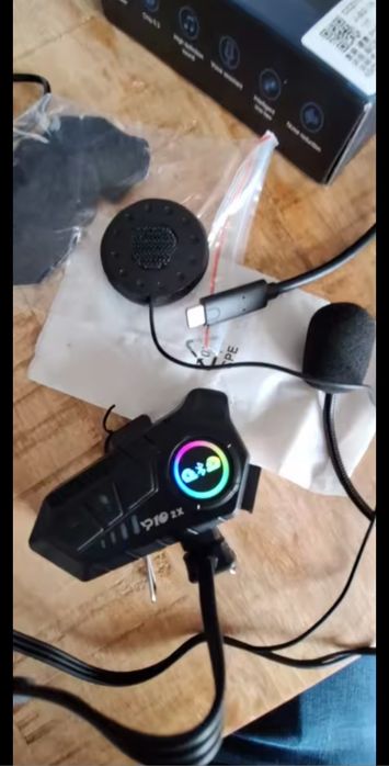 Интерком Bluetooth слушалки за каска