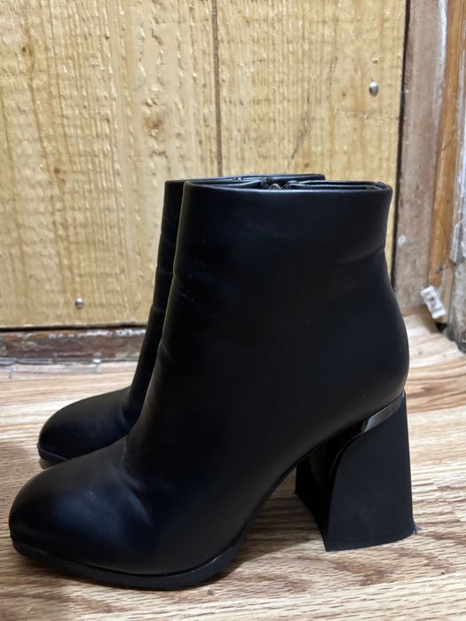 ,1 ақ рет киілген