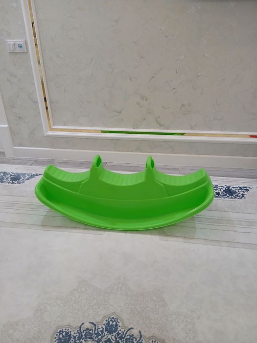 Продам новую качелю комфортную удобную для детей