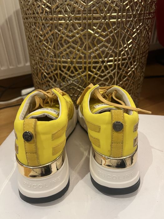 Adidasi Rucoline galbeni 36 noi!