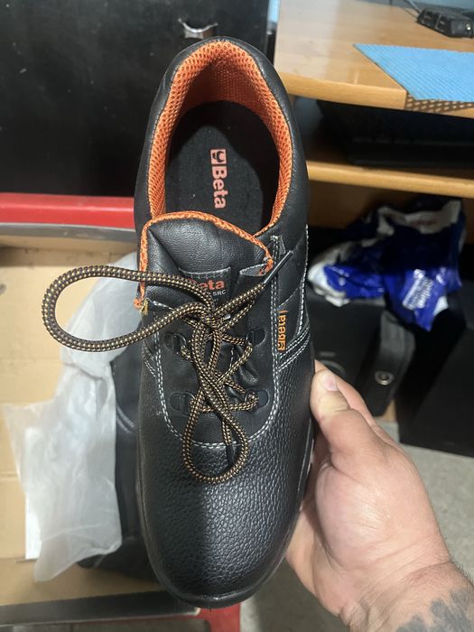 Работни обувки нови