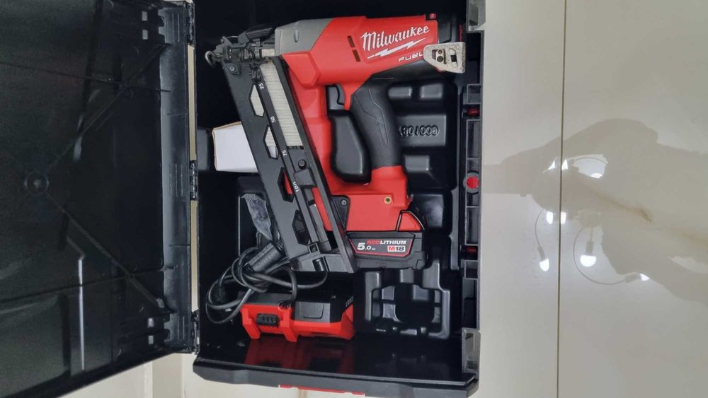 Pistol cuie Milwaukee M18 CN16GA