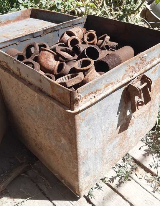 Сгоны, муфты, тройники, гайки, отводы