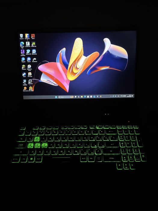 продаю игровой ноутбук asus в хорошем состоянии