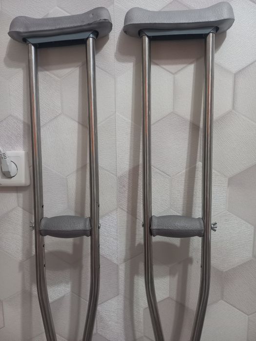 Продам костыли. Б/у.