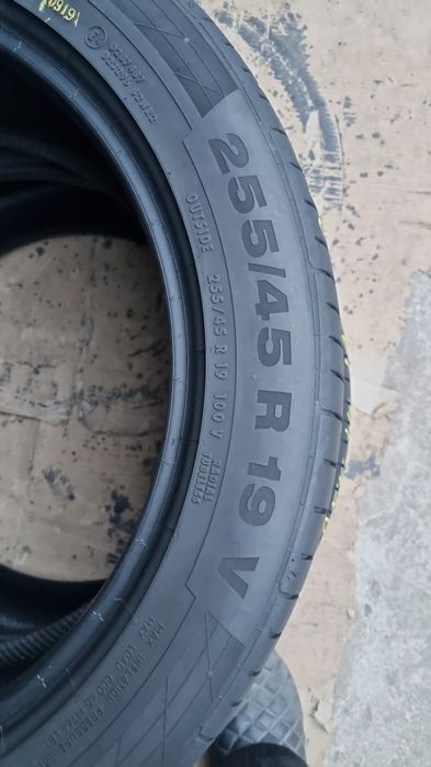 2 Anvelope Vară Continental 255 45 R19 Stare Impecabilă.