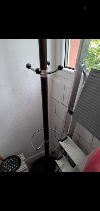 Cuier hol cu agatatori