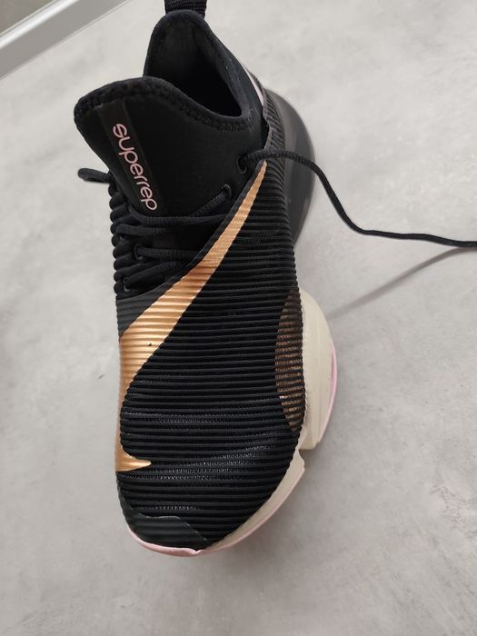 Маратонки Nike  39 номер