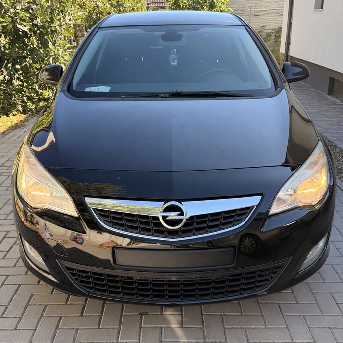 Opel Astra J 1.7 CDTI • 2011 • 179.000 km • 6 trepte